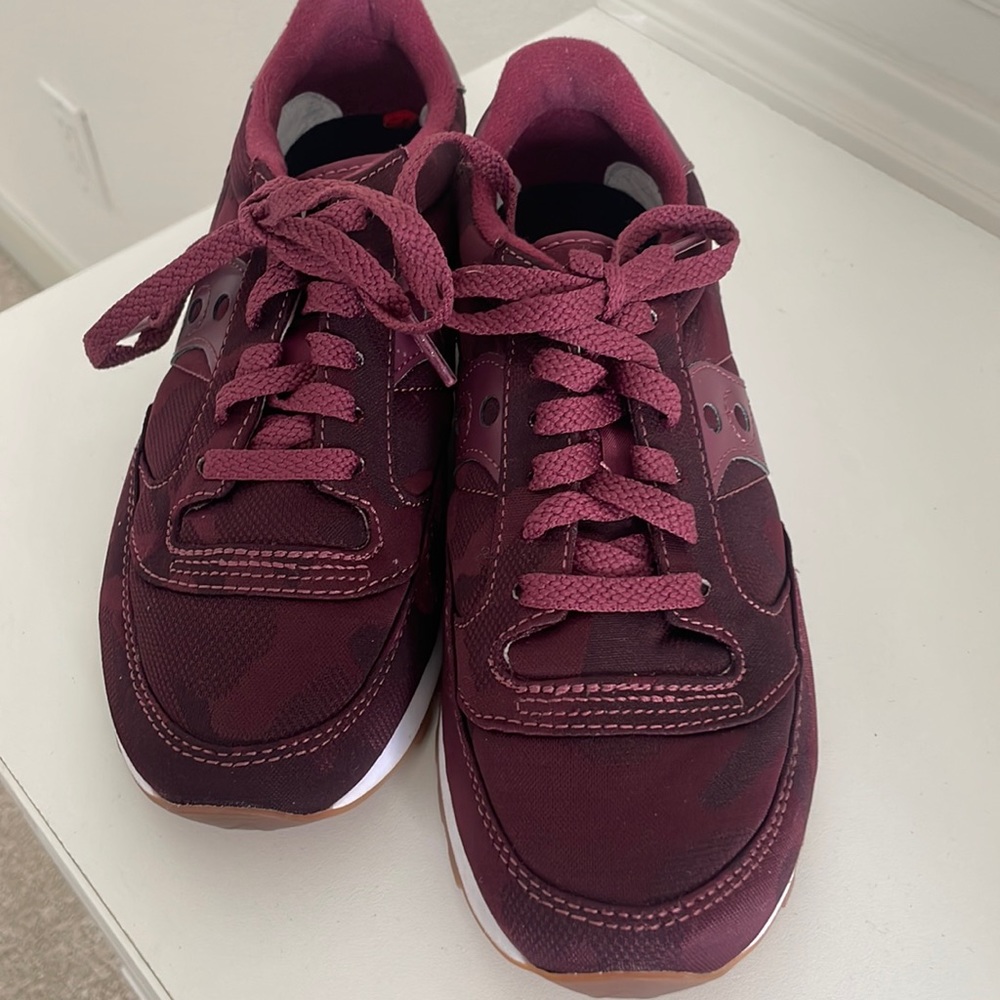 Saucony Jazz burgundy shoes